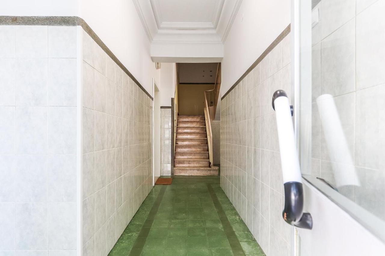 Vita Portucale ! Moscavide Casa Branca W/ Terrace Lisboa Exteriör bild