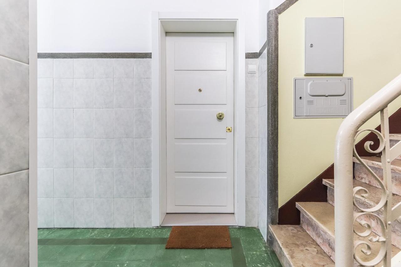 Vita Portucale ! Moscavide Casa Branca W/ Terrace Lisboa Exteriör bild