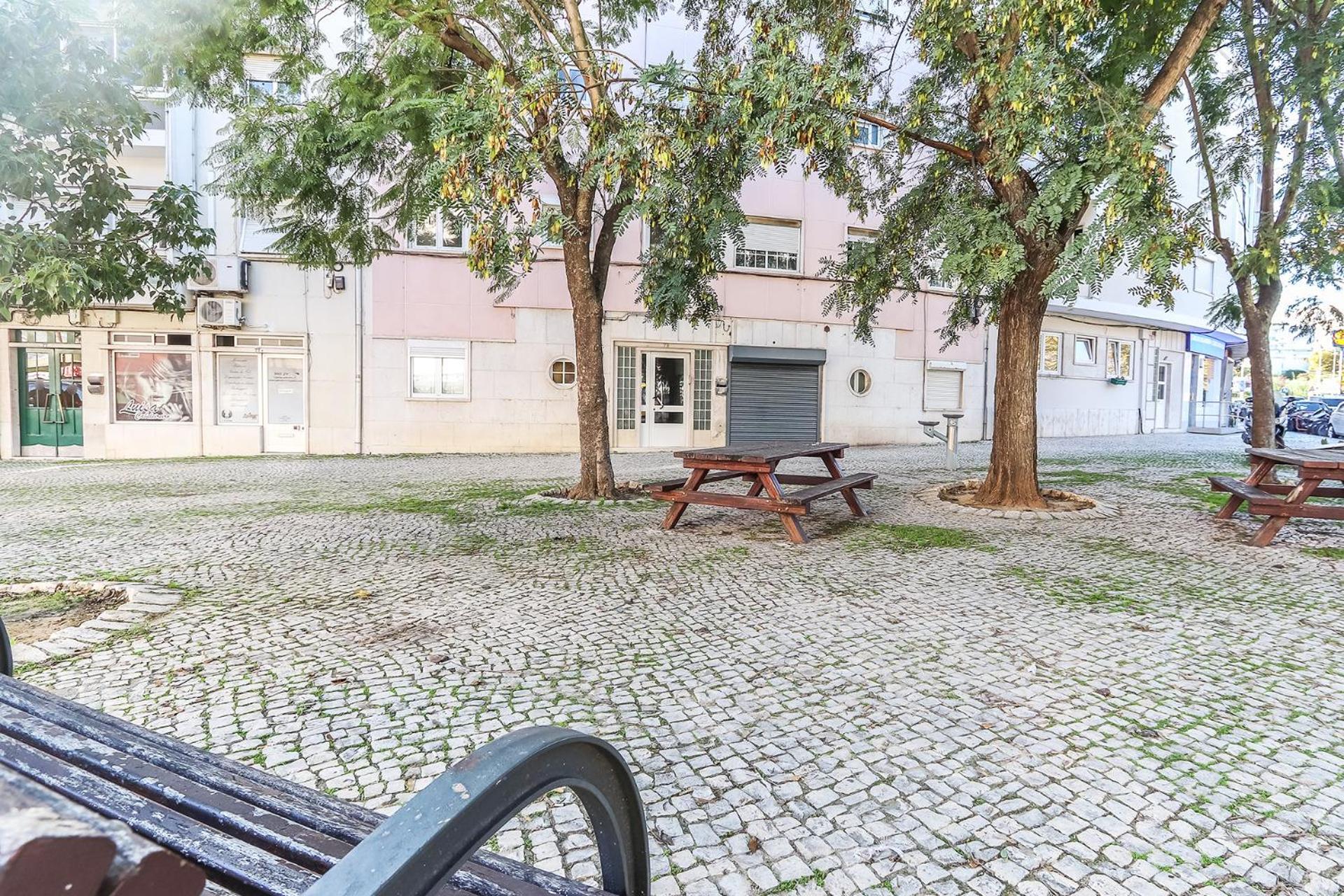 Vita Portucale ! Moscavide Casa Branca W/ Terrace Lisboa Exteriör bild